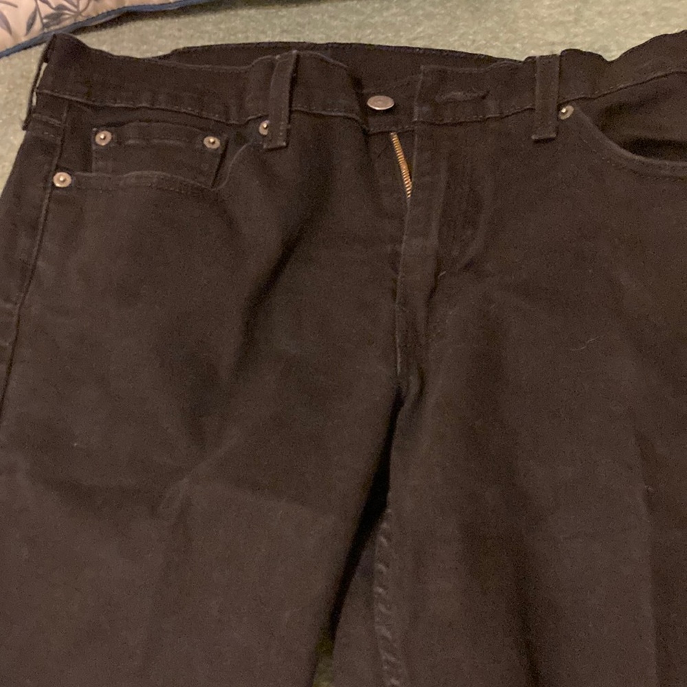 Size 32 black Levi’s jeans
